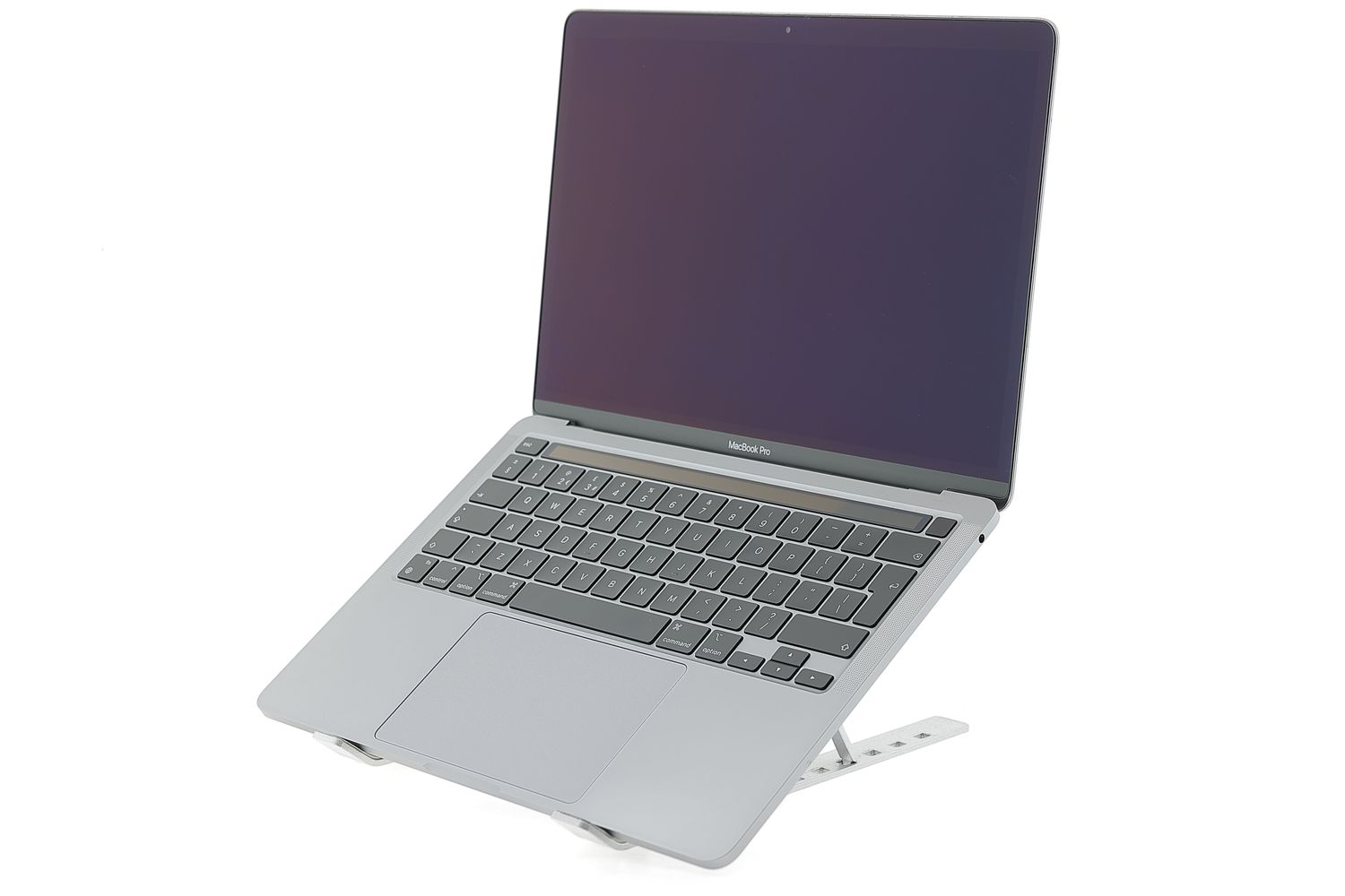 Apple MacBook Pro 13″ 2020, M1 8 Cores, 8 GB, 8 core GPU 512 GB Space Gray - Много добро