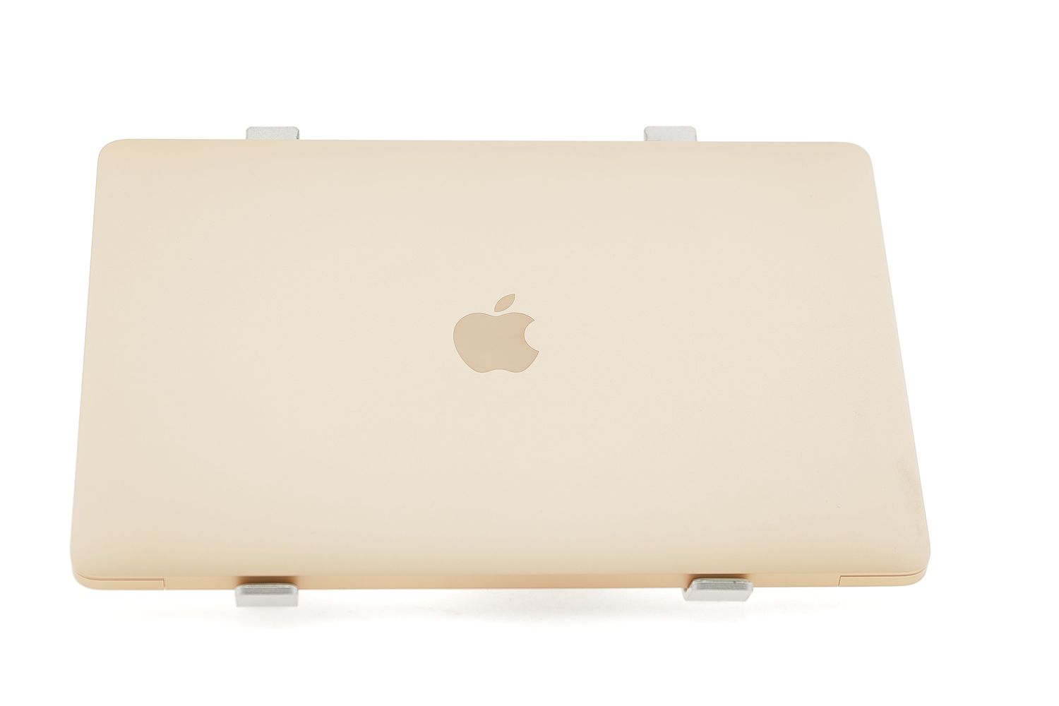 Apple MacBook Air 13″ 2020, M1 8 Cores, 16 GB, 8 core GPU 512 GB Gold