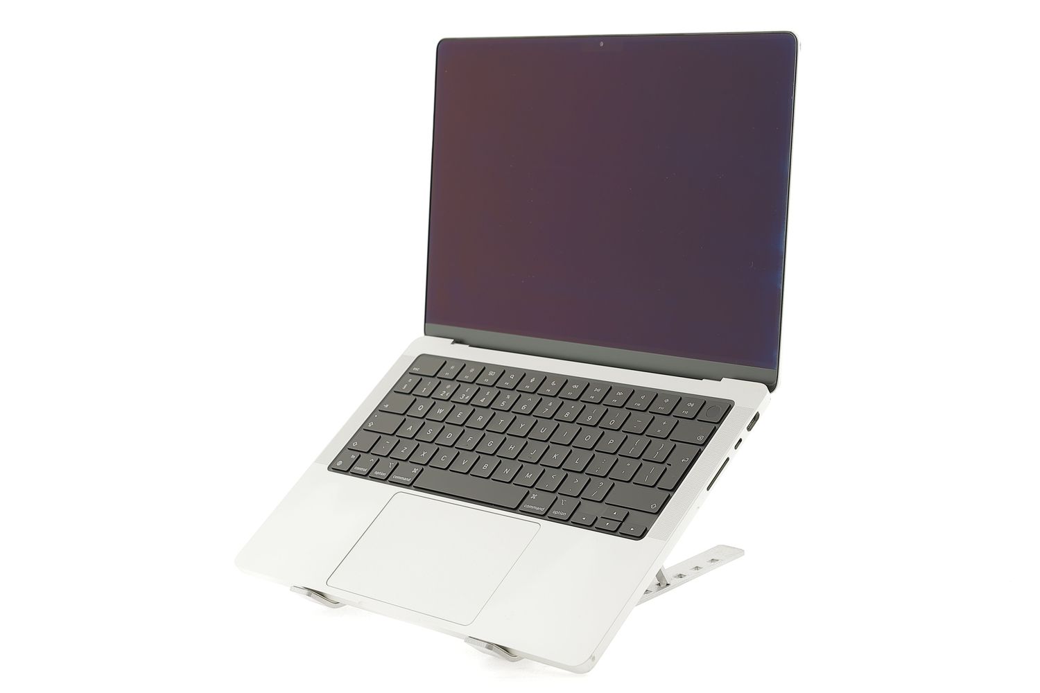Apple MacBook Pro 14″ 2021, M1 Pro 10 Cores, 16 GB, 16 core GPU 1 TB Silver - Много добро