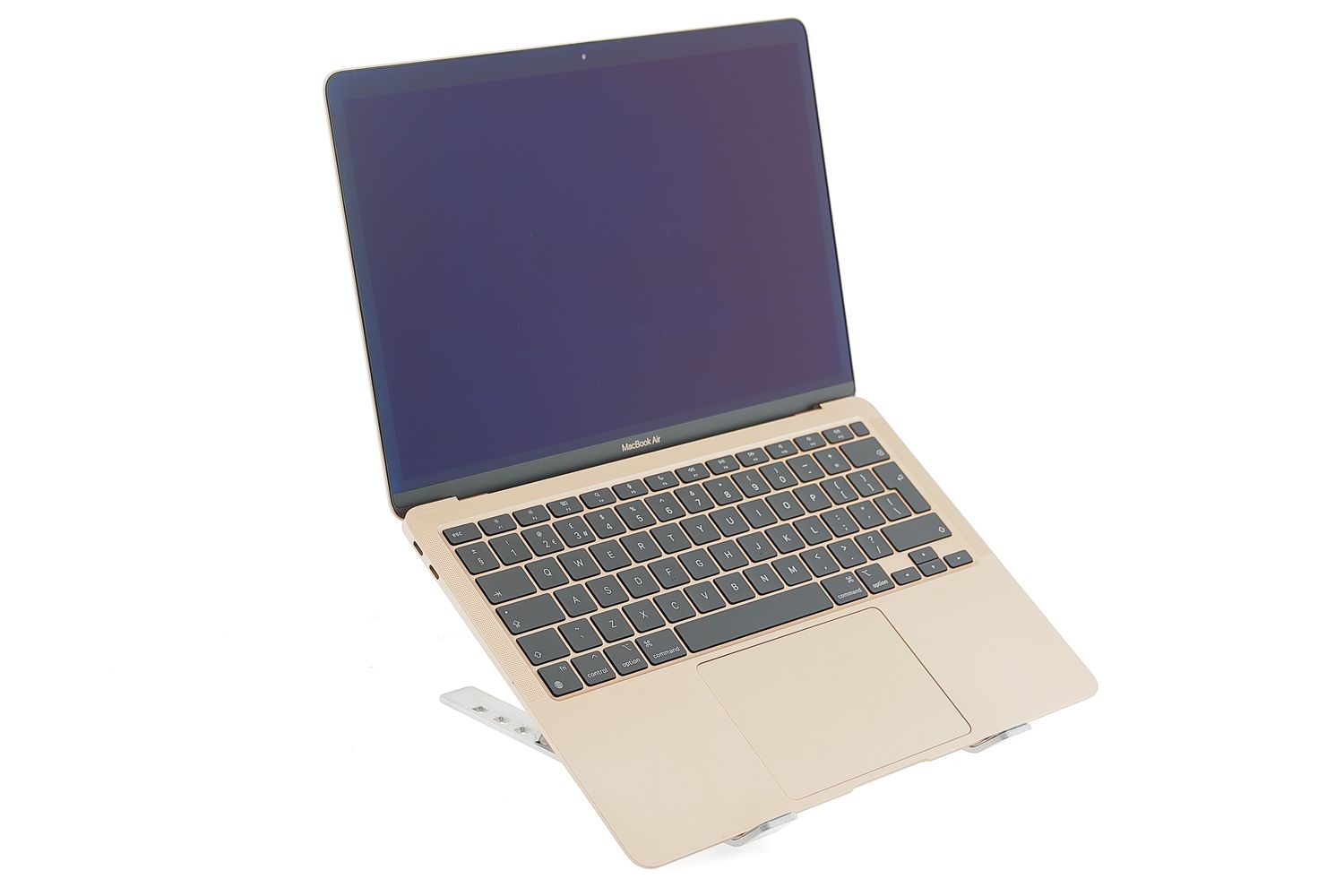 Apple MacBook Air 13″ 2020, M1 8 Cores, 8 GB, 7 core GPU 256 GB Gold - Много добро