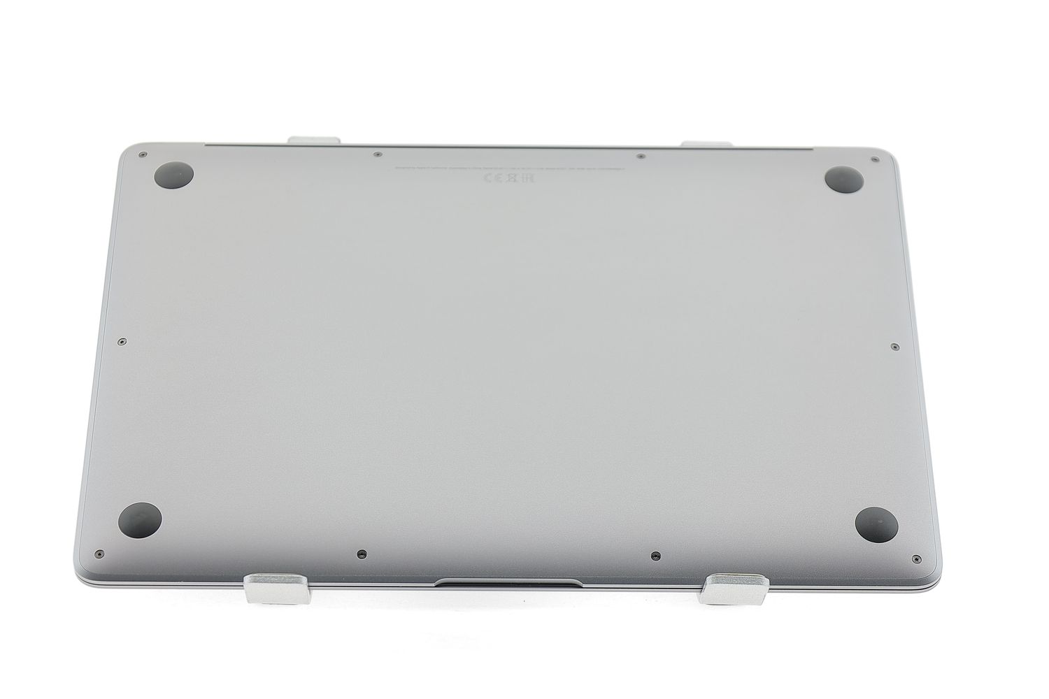 Apple MacBook Air 13″ 2020, M1 8 Cores, 8 GB, 7 core GPU 256 GB Space Gray - Много добро