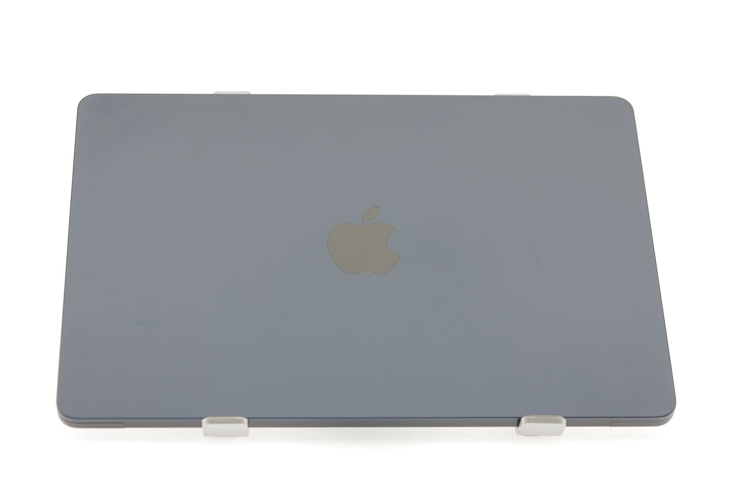 Apple MacBook Air 13″ 2022, M2 8 Cores, 8 GB, 8 core GPU 256 GB Midnight - Excelent