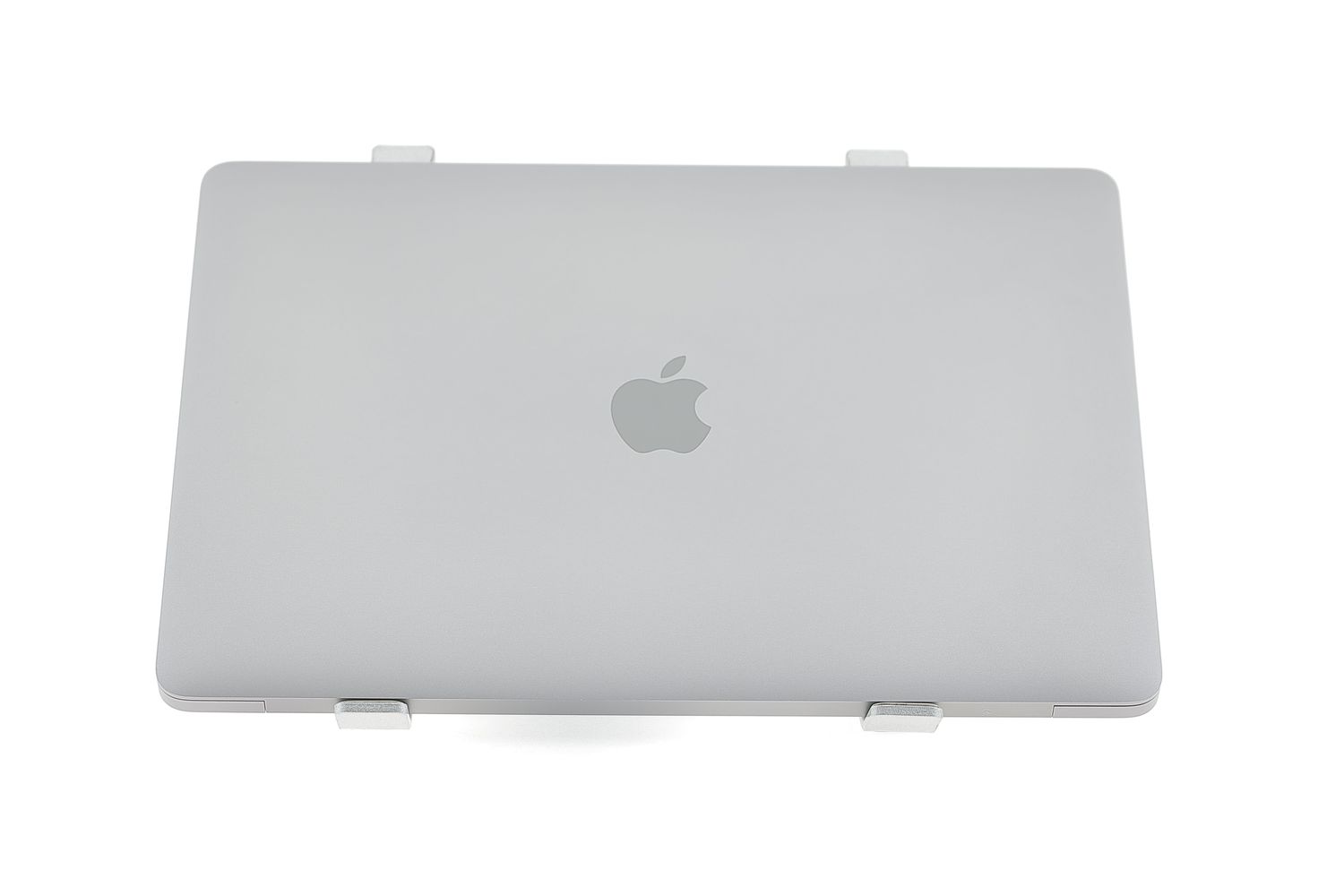 Apple MacBook Air 13″ 2020, i3 1.1 GHz, 8 GB, Intel Iris Plus 256 GB Space Gray - Foarte bun