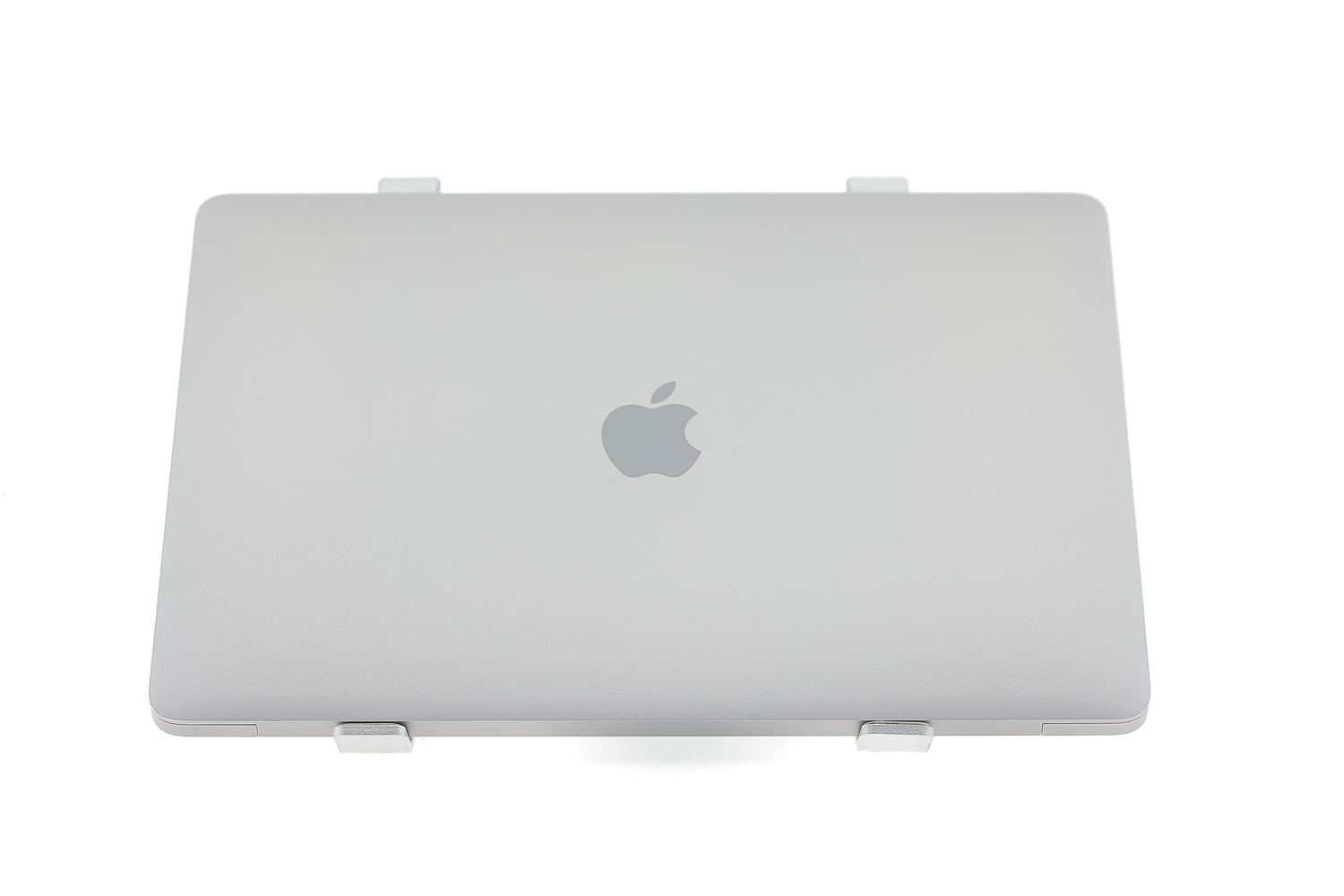 Apple MacBook Air 13″ 2020, M1 8 Cores, 8 GB, 7 core GPU 256 GB Space Gray - Много добро