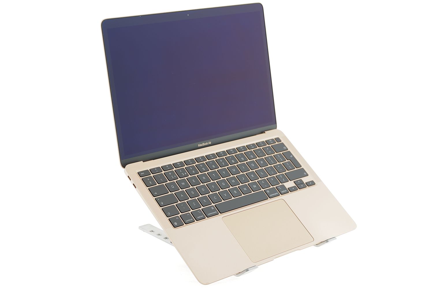 Apple MacBook Air 13″ 2020, i3 1.1 GHz, 8 GB, Intel Iris Plus 256 GB Gold - Като нов