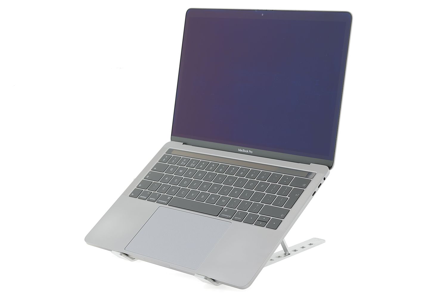 Apple MacBook Pro 13″ Touch Bar 2019, i5 2.4 GHz, 16 GB, Intel Iris Plus Graphics 655 256 GB Space Gray - Bun