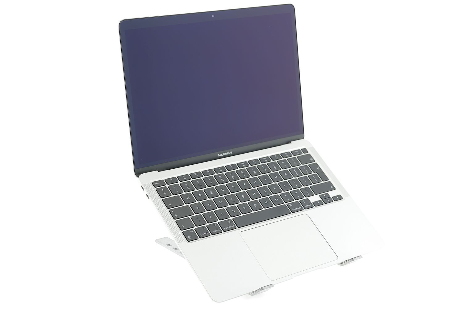 Apple MacBook Air 13″ 2020, M1 8 Cores, 8 GB, 7 core GPU 256 GB Silver - Kiváló