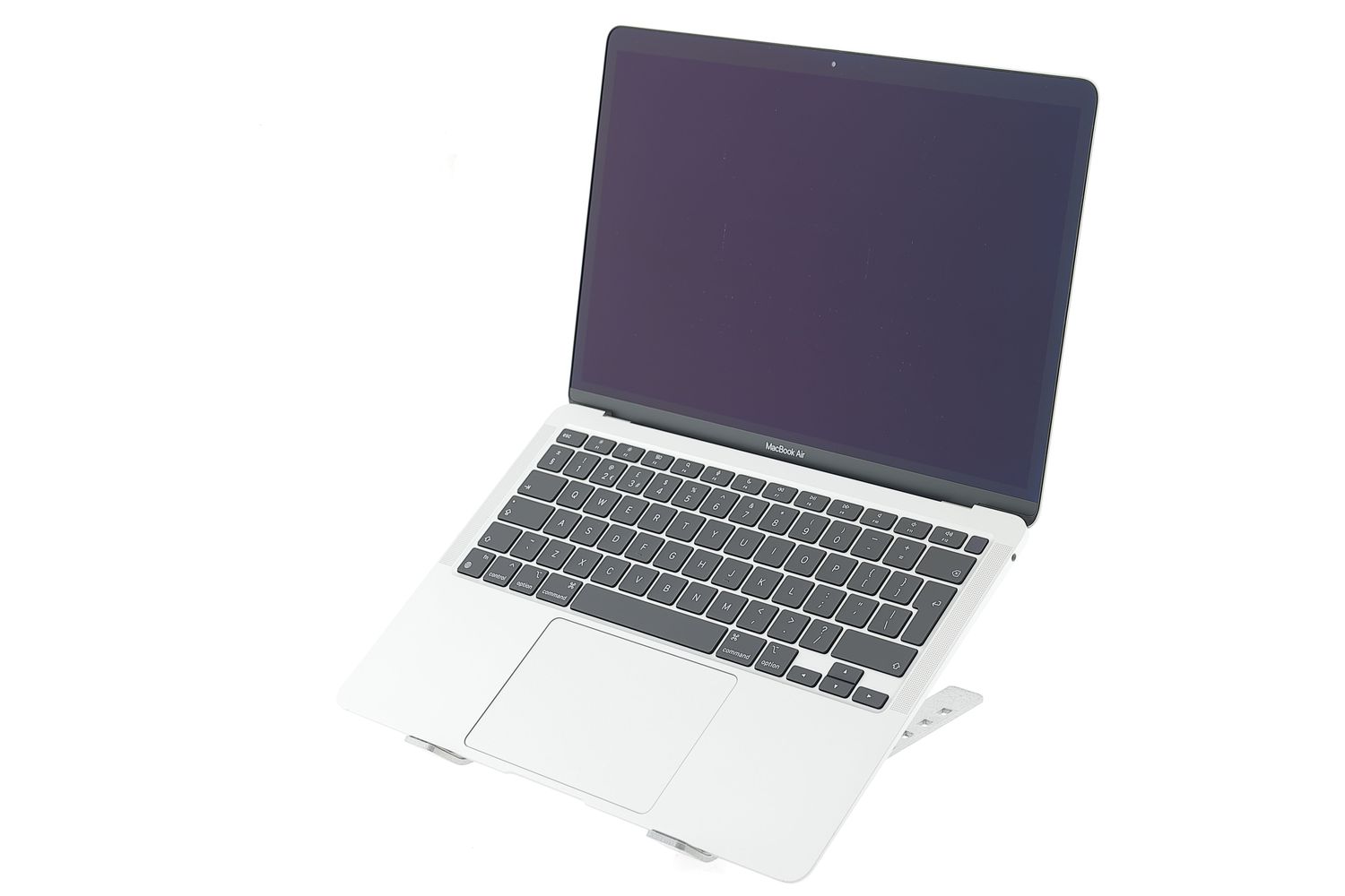 Apple MacBook Air 13″ 2020, M1 8 Cores, 8 GB, 7 core GPU 256 GB Silver