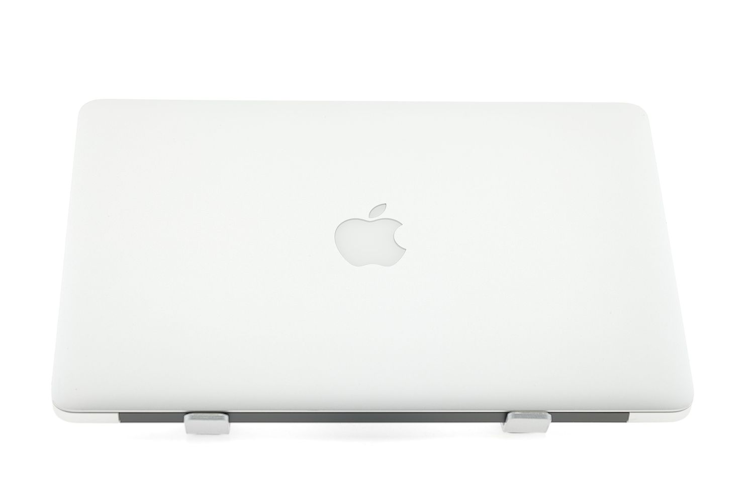 Apple MacBook Air 13″ 2017, i7 2.2 GHz, 8 GB, HD Graphics 6000 512 GB Silver - Excelent