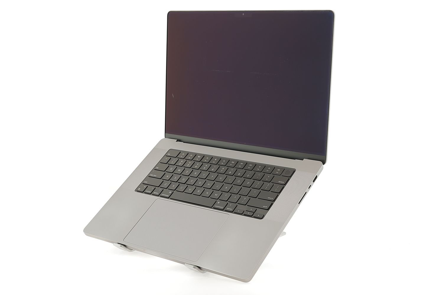Apple MacBook Pro 16″ 2021, M1 Pro 10 Cores, 16 GB, 16 core GPU 512 GB Space Gray - Foarte bun