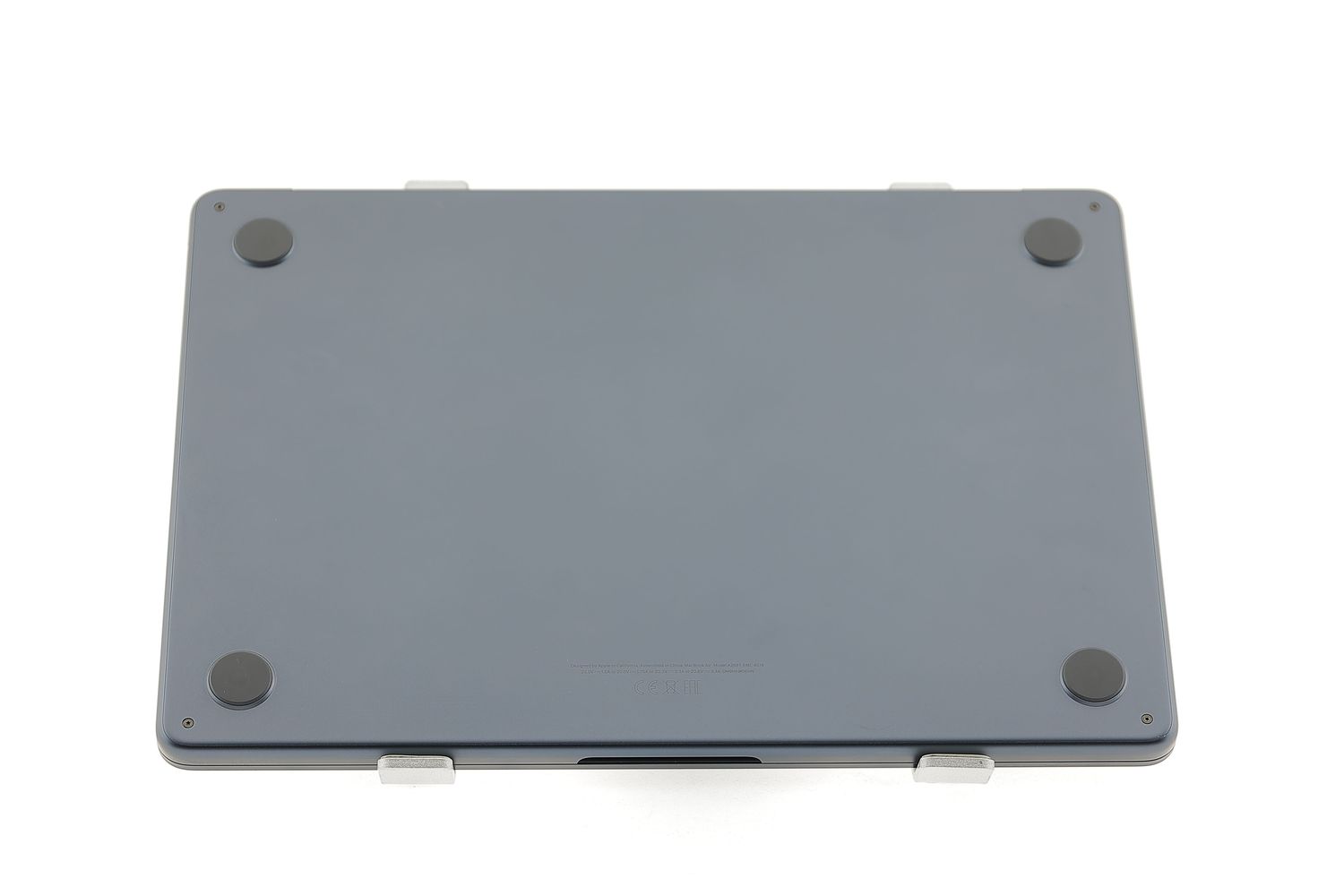 Apple MacBook Air 13″ 2022, M2 8 Cores, 8 GB, 8 core GPU 256 GB Midnight