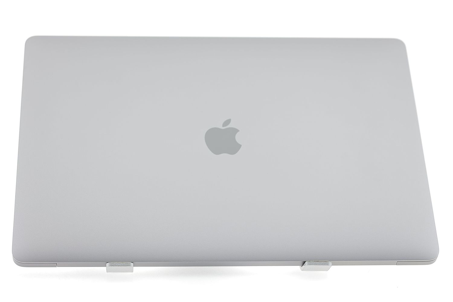 Apple MacBook Pro 15″ Touch Bar 2019, i7 2.6 GHz, 16 GB, AMD Radeon Pro 555X 256 GB Space Gray - Отлично