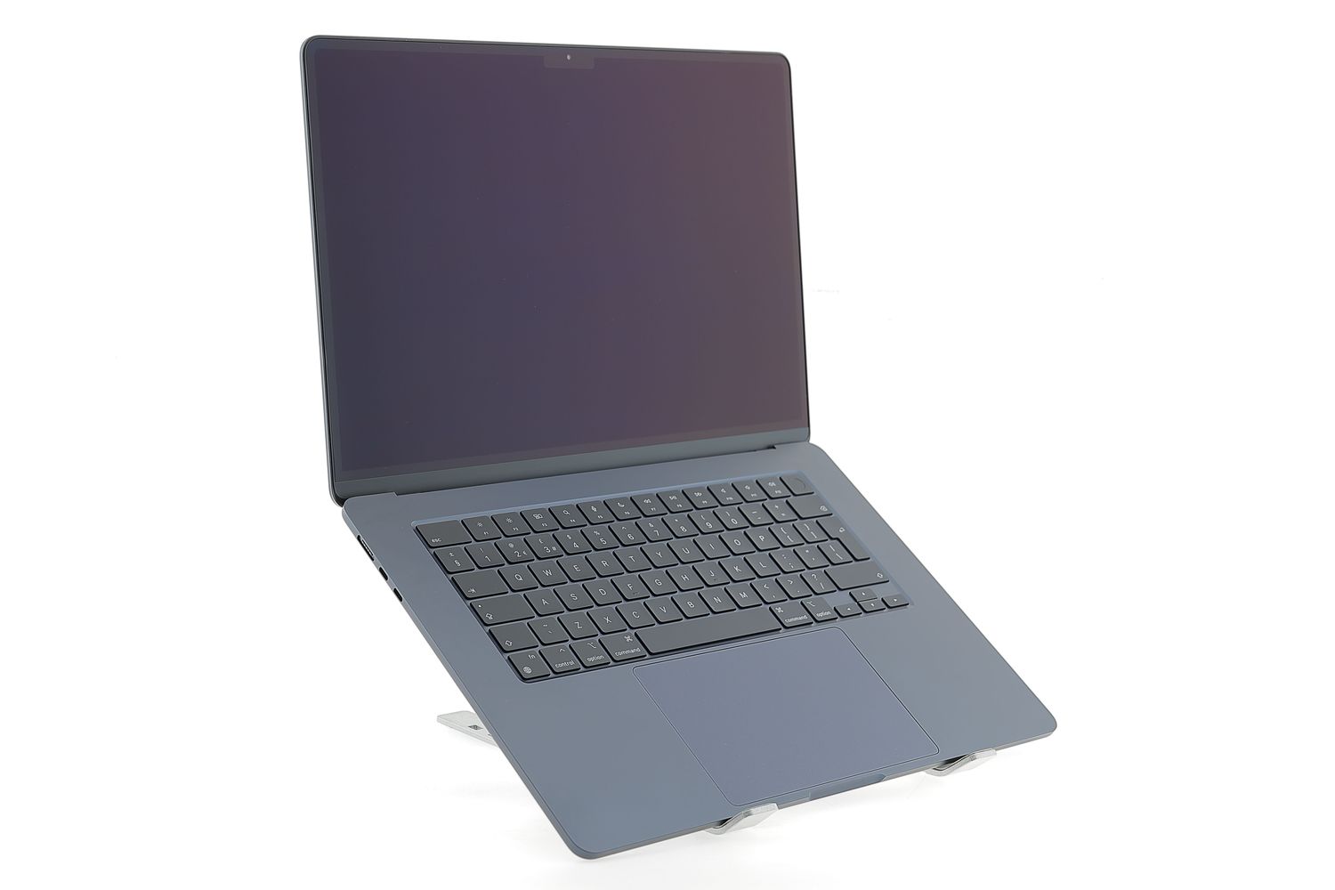 Apple MacBook Air 15″ 2023, M2 8 Cores, 8 GB, 10 core GPU 256 GB Midnight - Újszerű