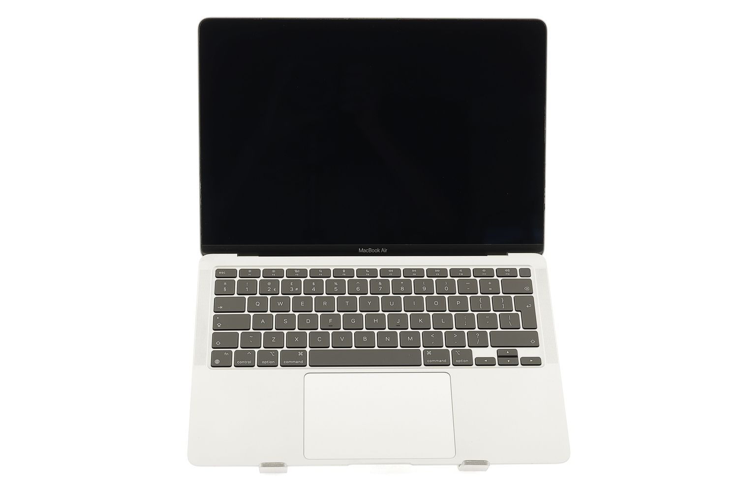 Apple MacBook Air 13″ 2020, i3 1.1 GHz, 8 GB, Intel Iris Plus 256 GB Silver - Kiváló
