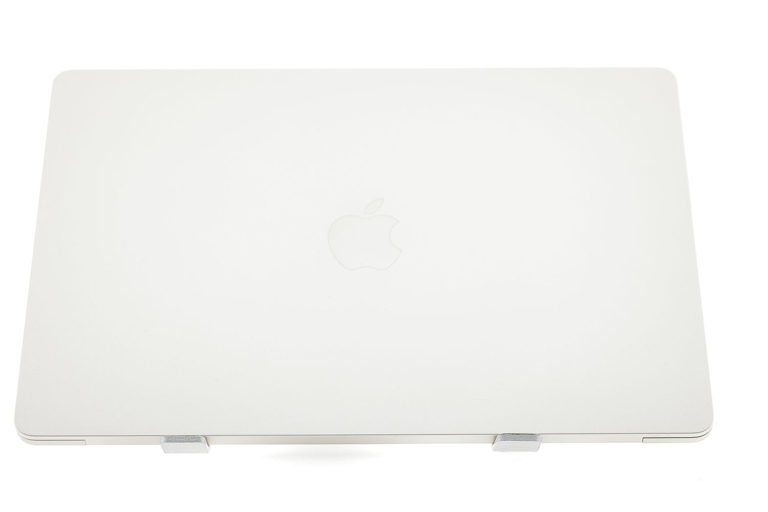 Apple MacBook Air 15″ 2025, M4 10 Cores, 16 GB, 10 core GPU 512 GB Starlight - Много добро