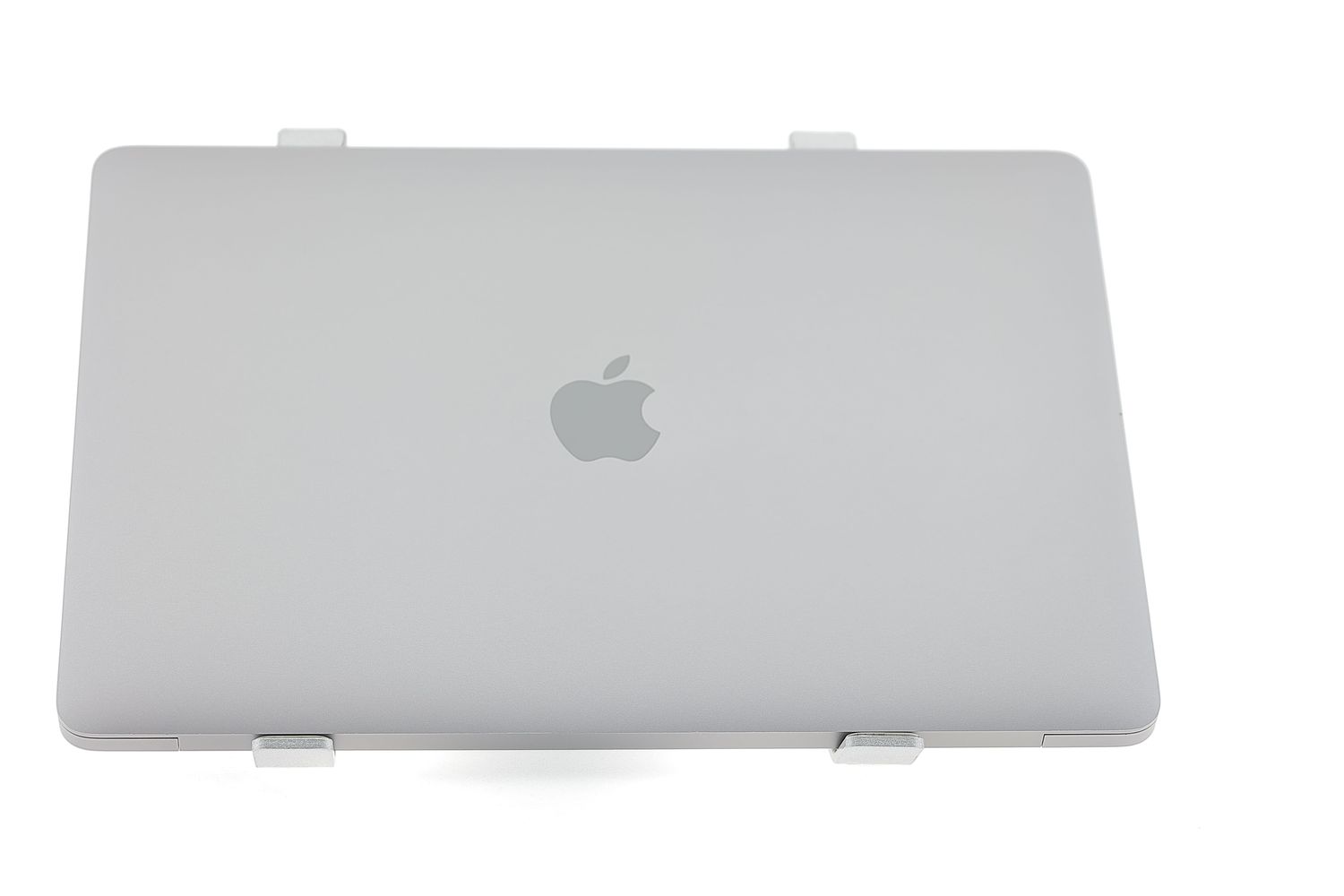 Apple MacBook Air 13″ 2020, i3 1.1 GHz, 8 GB, Intel Iris Plus 256 GB Space Gray - Като нов