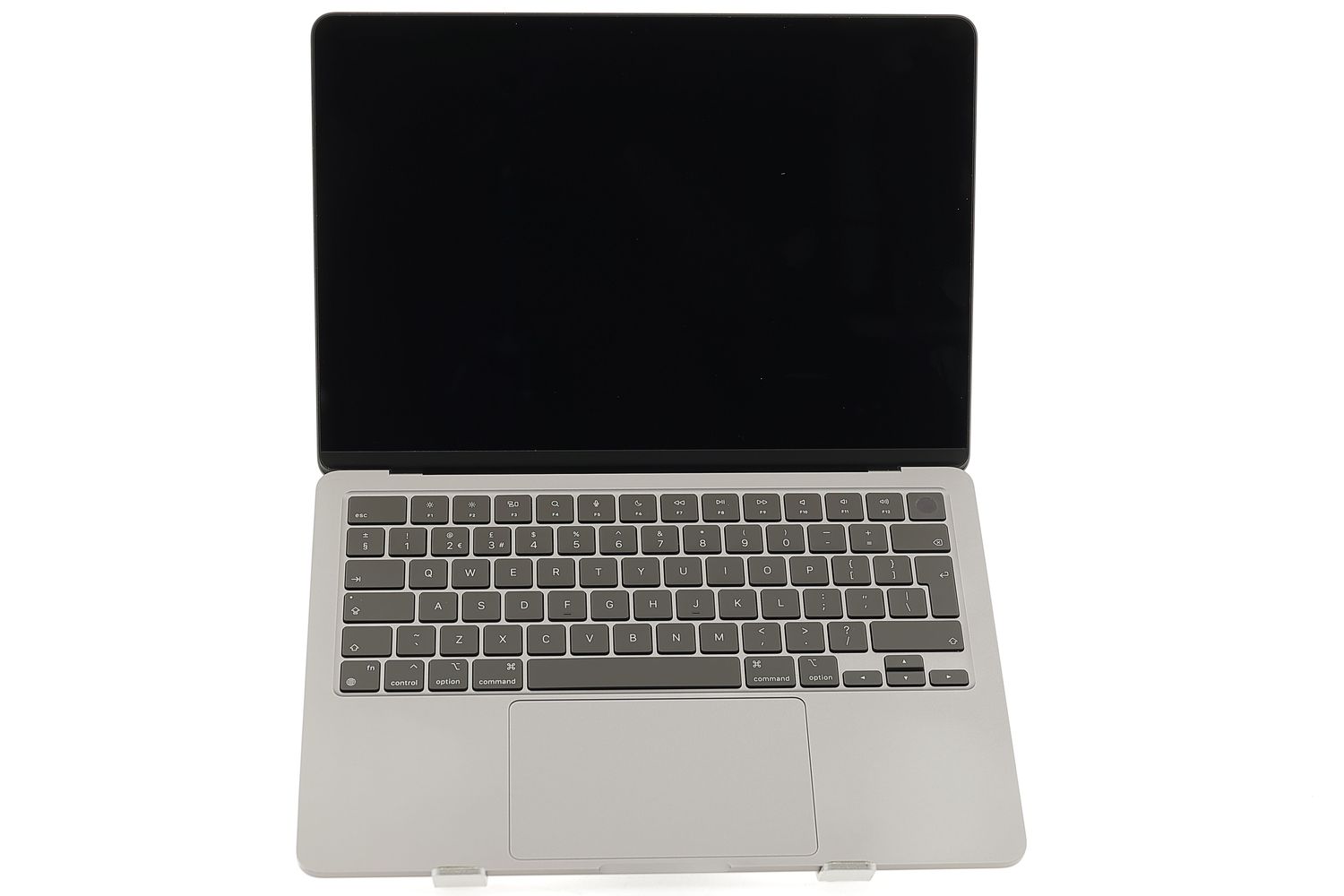 Apple MacBook Air 13″ 2022, M2 8 Cores, 8 GB, 8 core GPU 256 GB Space Gray