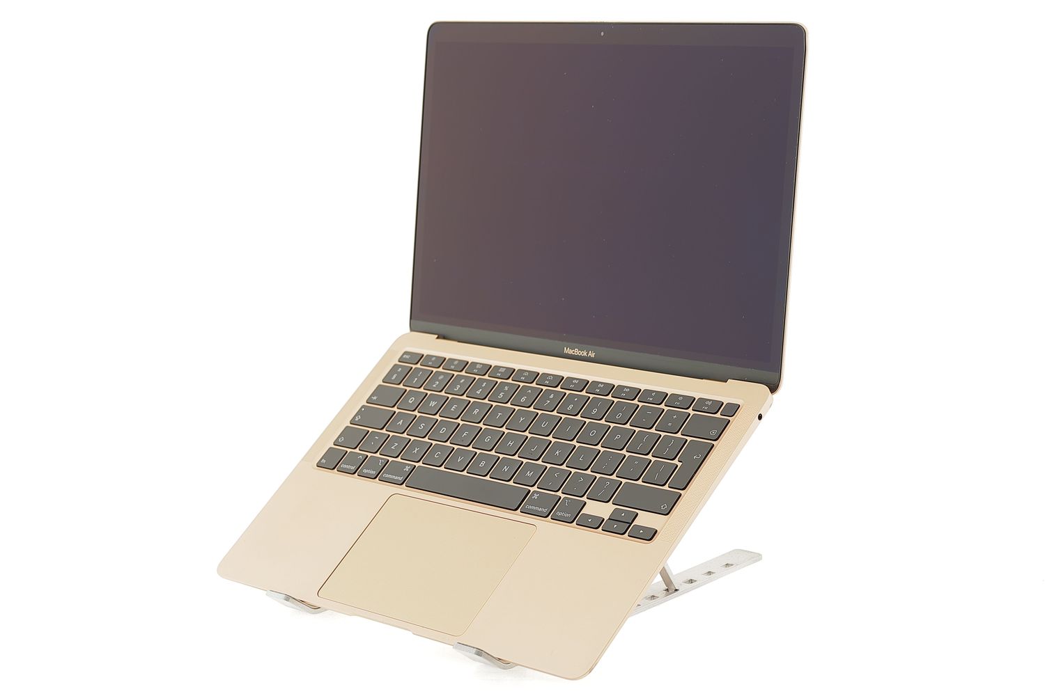 Apple MacBook Air 13″ 2020, i5 1.1 GHz, 8 GB, Intel Iris Plus 256 GB Gold - Foarte bun