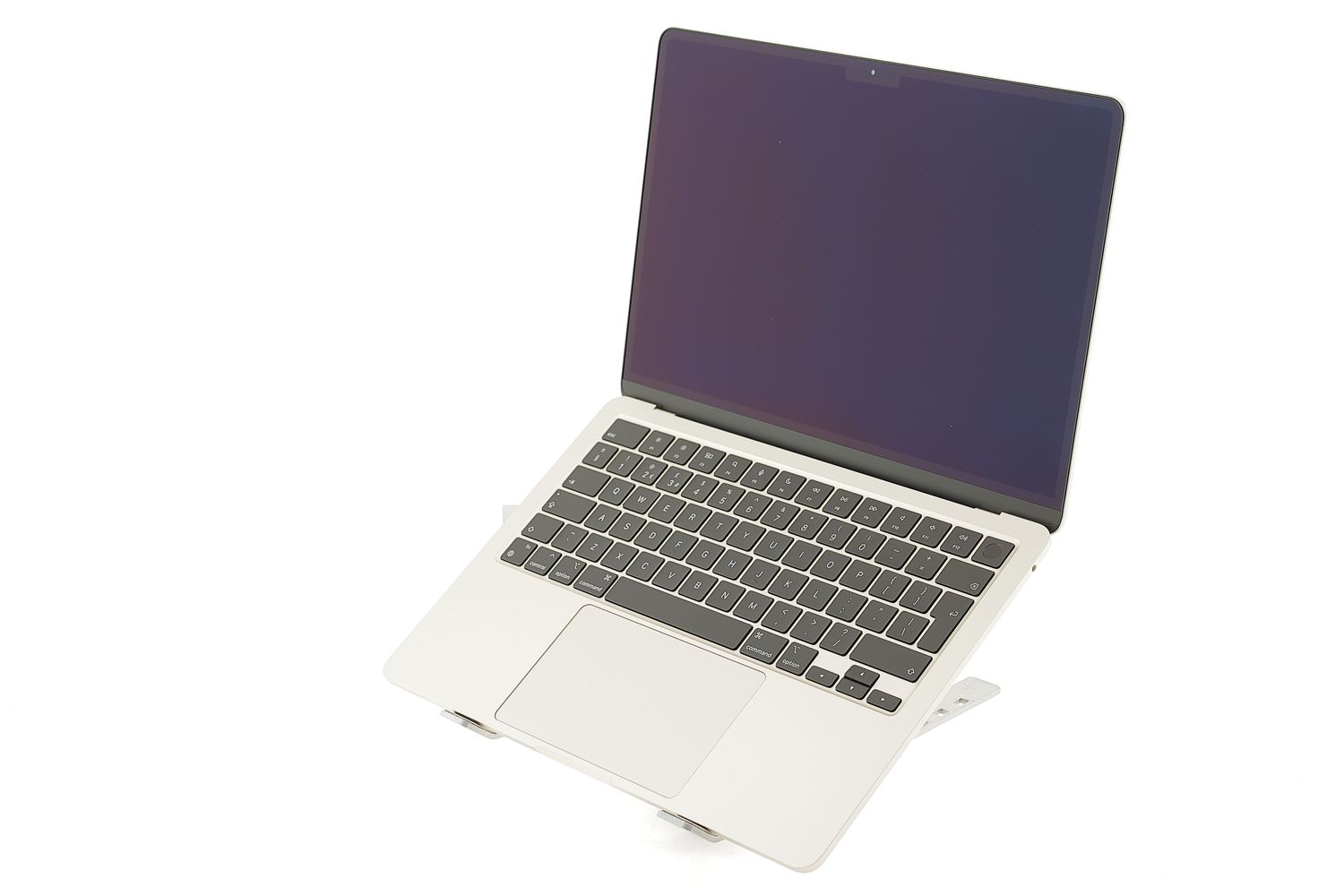 Apple MacBook Air 13″ 2022, M2 8 Cores, 8 GB, 8 core GPU 256 GB Silver - Ca nou