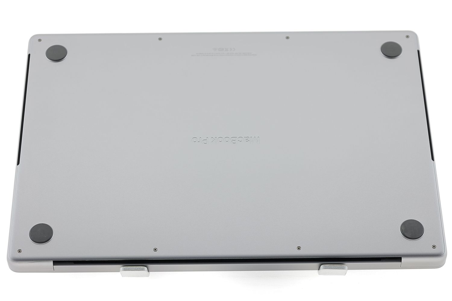 Apple MacBook Pro 16″ 2021, M1 Pro 10 Cores, 16 GB, 16 core GPU 512 GB Space Gray - Отлично