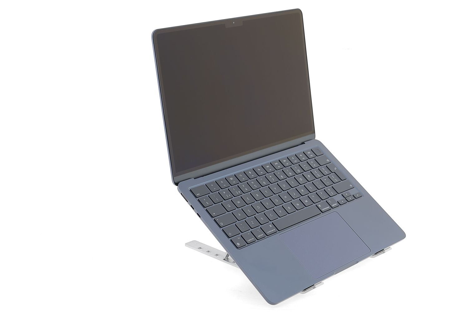 Apple MacBook Air 13″ 2022, M2 8 Cores, 8 GB, 8 core GPU 256 GB Midnight