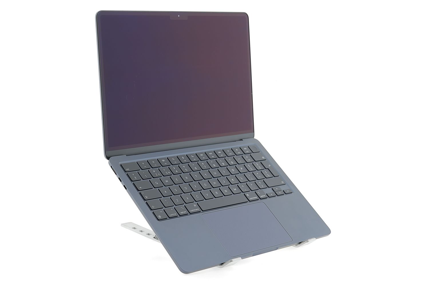 Apple MacBook Air 13″ 2022, M2 8 Cores, 8 GB, 8 core GPU 256 GB Midnight - Újszerű