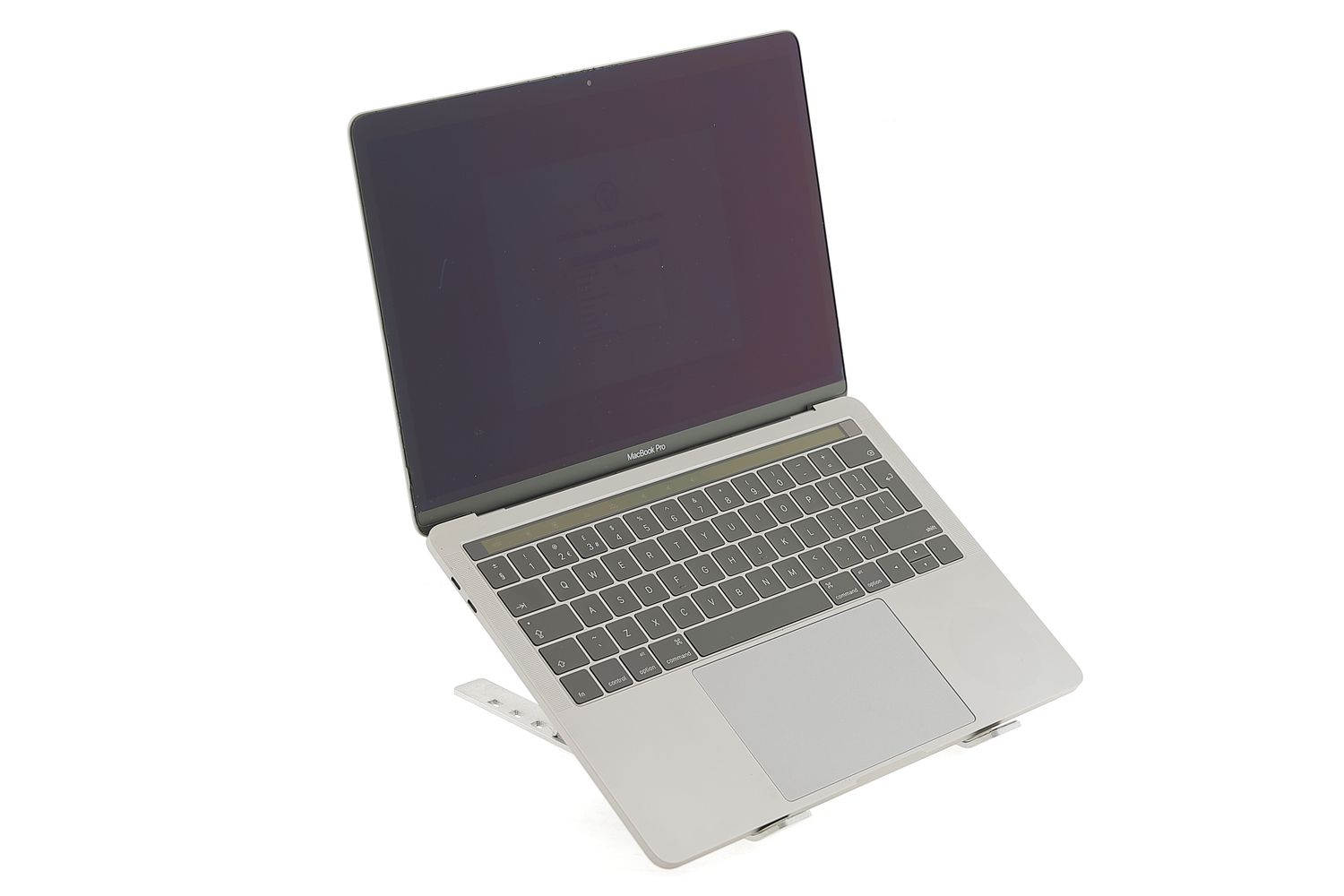 Apple MacBook Pro 13″ Touch Bar 2019, i5 1.4 GHz, 8 GB, Iris Plus Graphics 645 128 GB Space Gray - Отлично