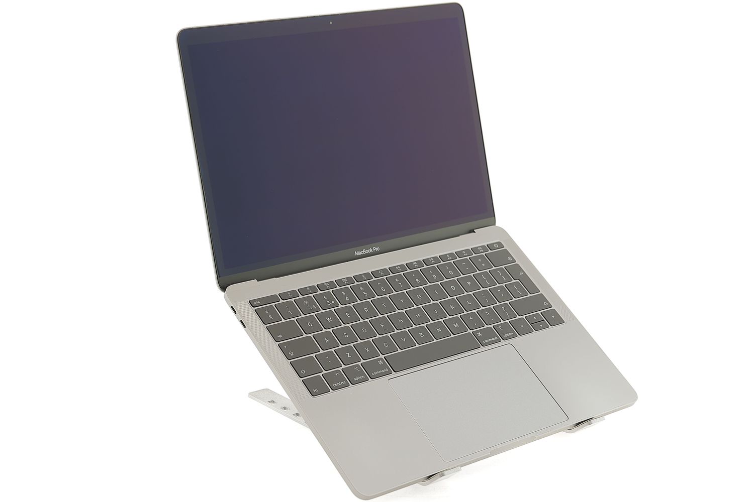 Apple MacBook Pro 13″ 2017, i5 2.3 GHz, 8 GB, Intel Iris Plus Graphics 640 256 GB Space Gray - Добро