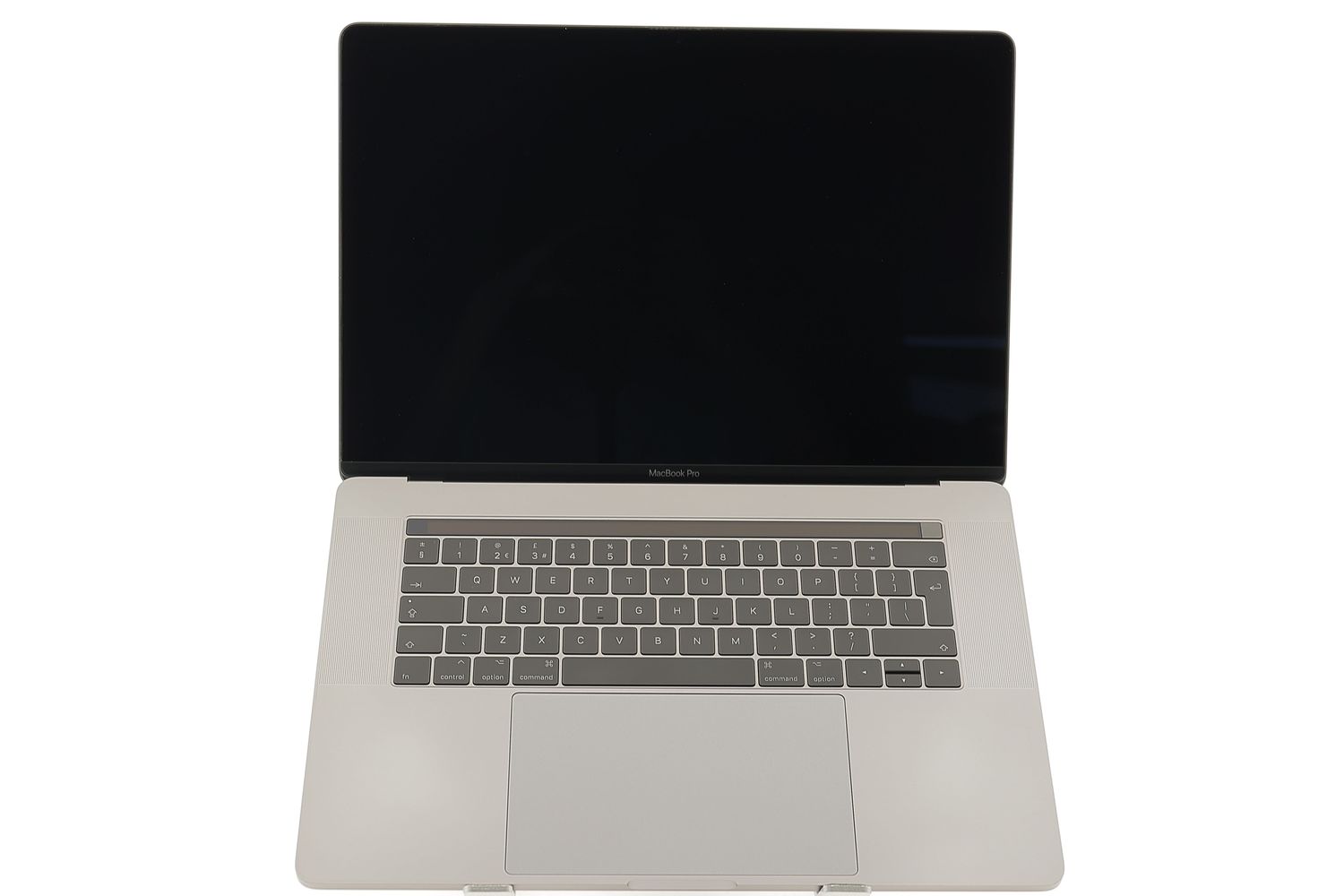 Apple MacBook Pro 15″ Touch Bar 2017, i7 2.8 GHz, 16 GB, AMD