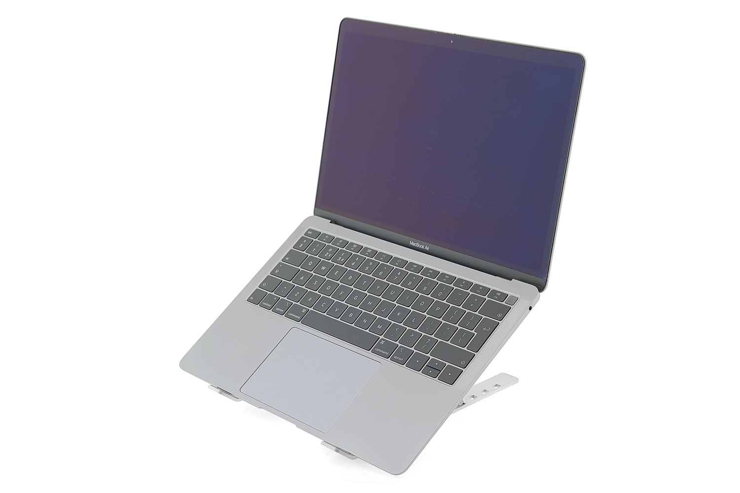 Apple MacBook Air 13″ 2019, i5 1.6 GHz, 8 GB, Intel UHD Graphics 617 128 GB Space Gray