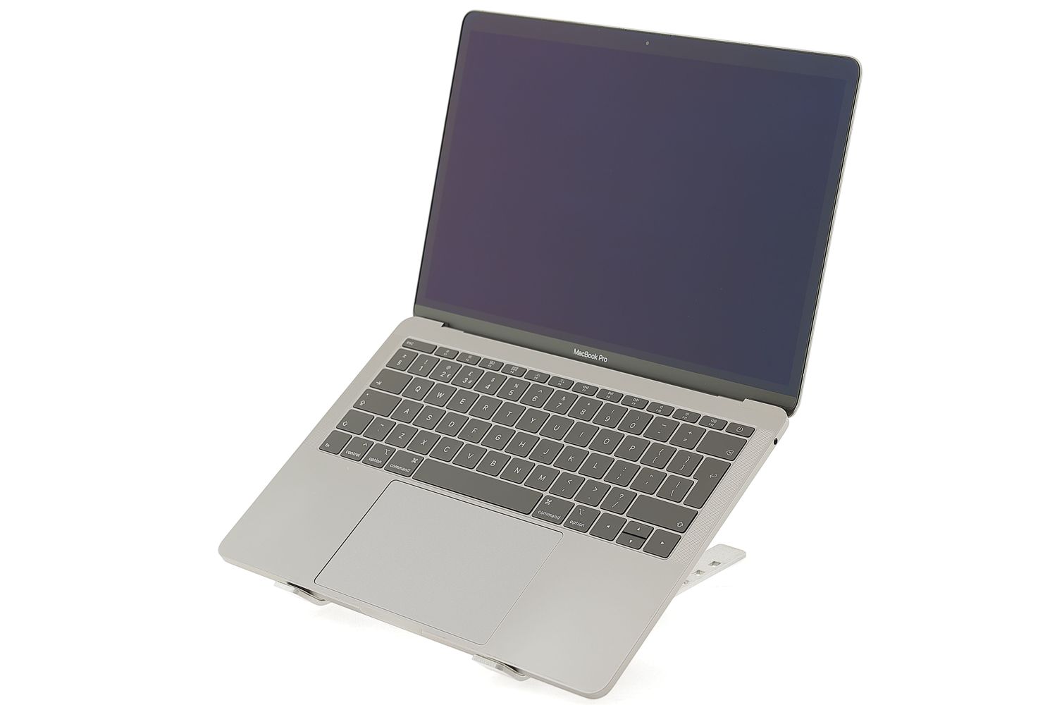 Apple MacBook Pro 13″ 2017, i5 2.3 GHz, 8 GB, Intel Iris Plus Graphics 640 256 GB Space Gray - Добро