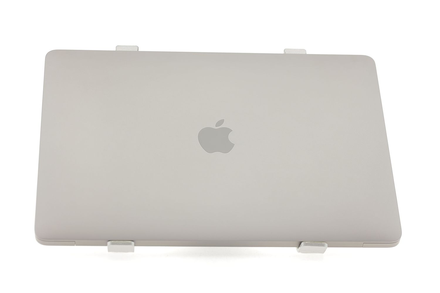 Apple MacBook Air 13″ 2020, i5 1.1 GHz, 8 GB, Intel Iris Plus 512 GB Space Gray - Много добро