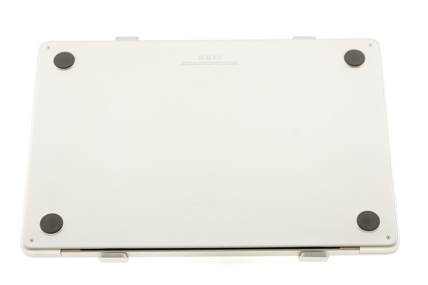 Apple MacBook Air 13″ 2022, M2 8 Cores, 8 GB, 8 core GPU 256 GB Starlight - Kiváló
