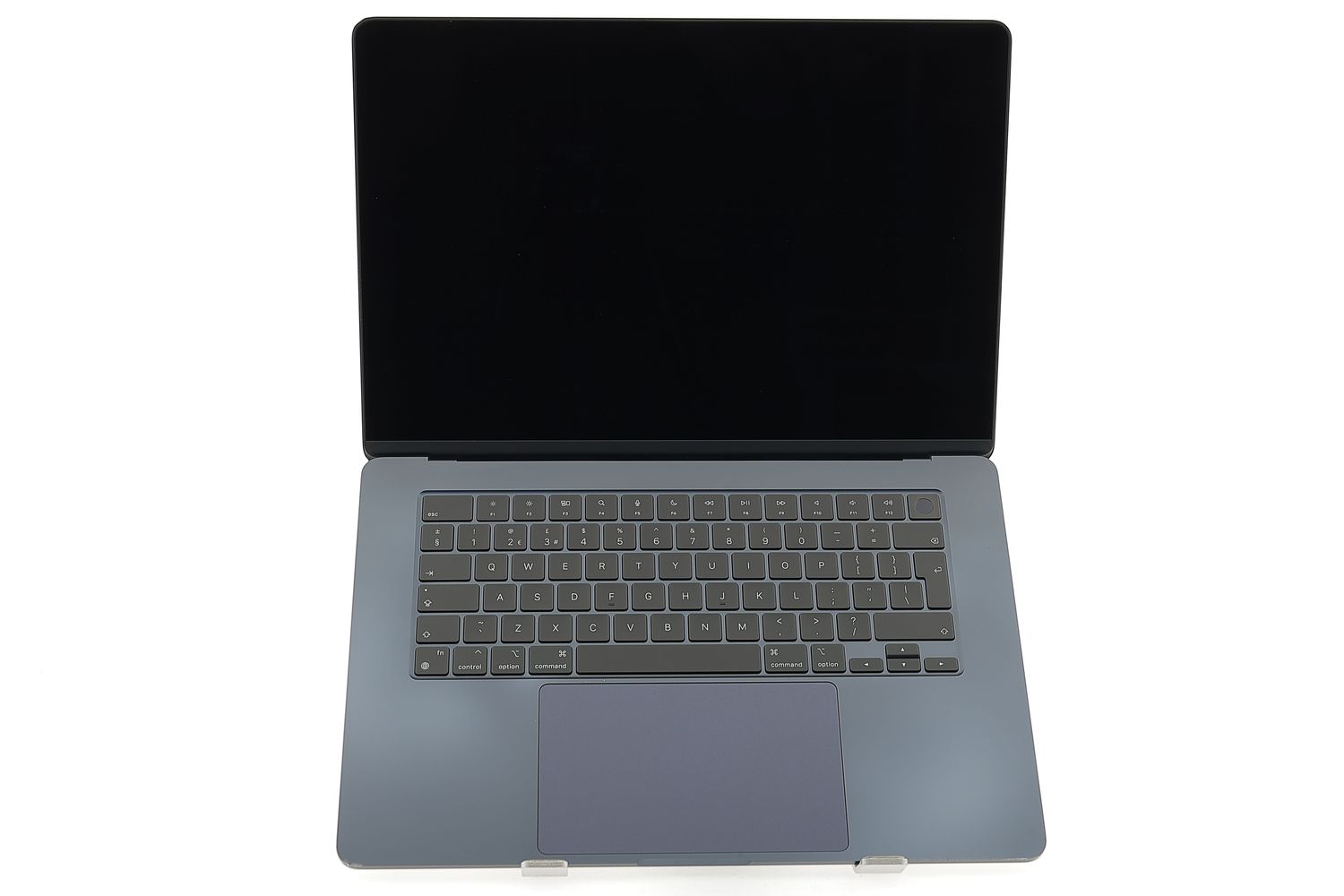 Apple MacBook Air 15″ 2023, M2 8 Cores, 8 GB, 10 core GPU 256 GB Midnight - Много добро