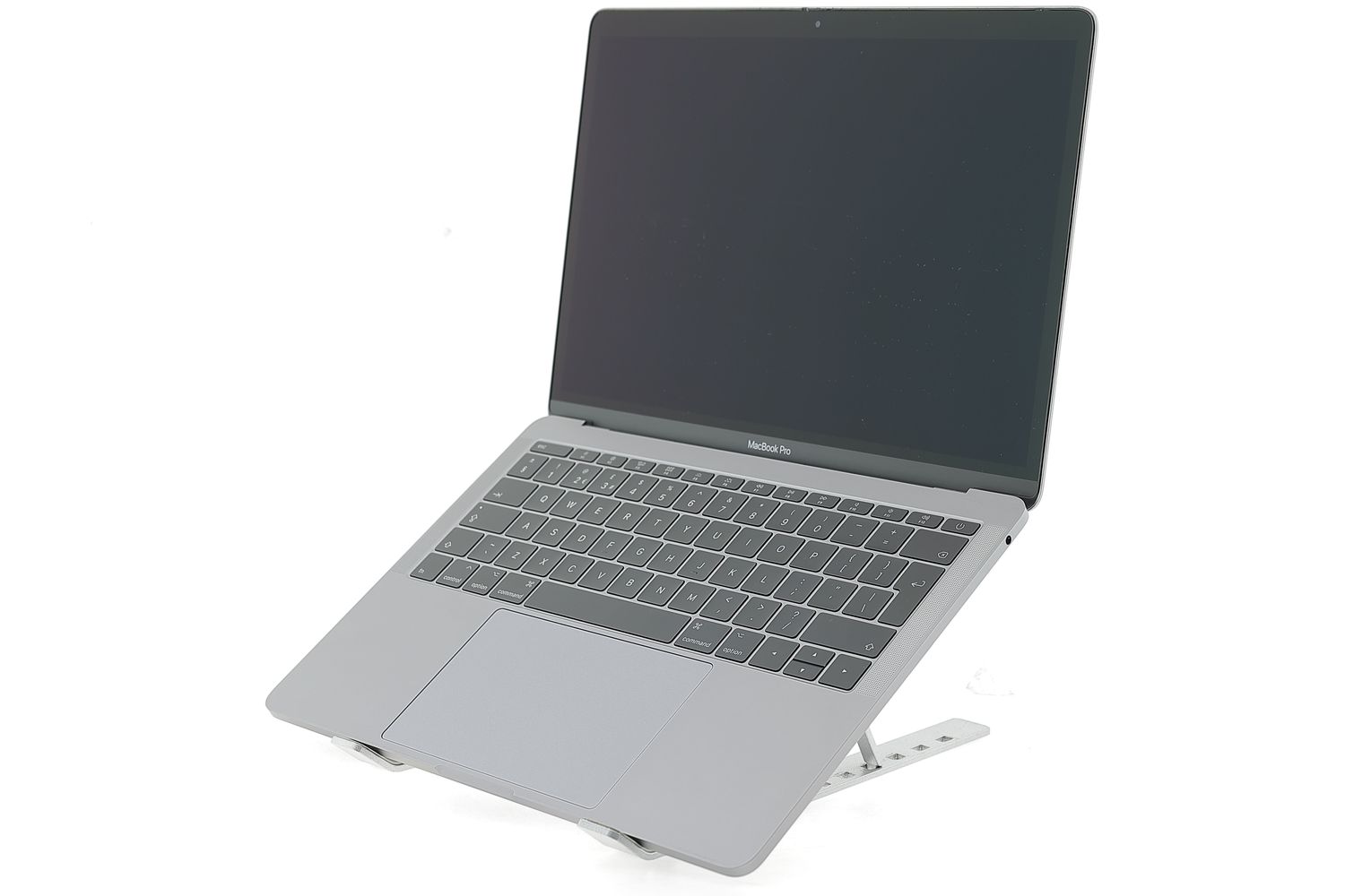 Apple MacBook Pro 13″ 2017, i5 2.3 GHz, 8 GB, Intel Iris Plus Graphics 640 256 GB Space Gray - Много добро
