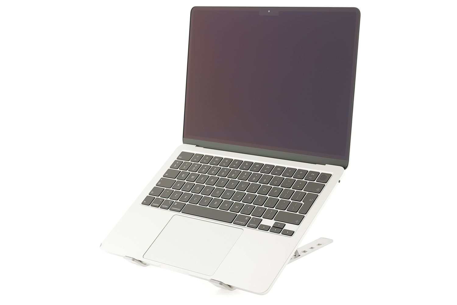Apple MacBook Air 13″ 2024, M3 8 Cores, 8 GB, 8 core GPU 256 GB Silver - Много добро