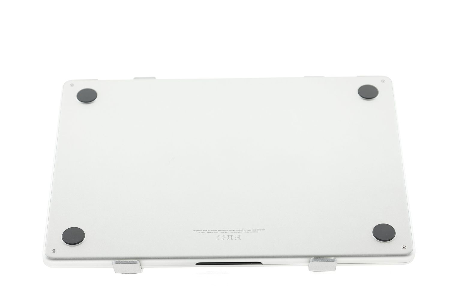 Apple MacBook Air 13″ 2022, M2 8 Cores, 8 GB, 8 core GPU 256 GB Silver - Újszerű