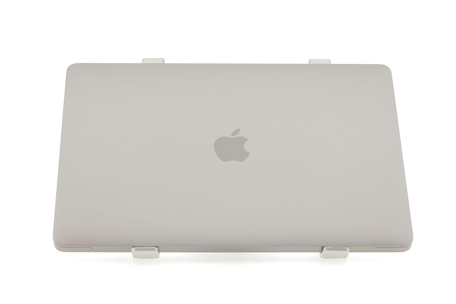 Apple MacBook Air 13″ 2020, i5 1.1 GHz, 8 GB, Intel Iris Plus 256 GB Space Gray - Като нов