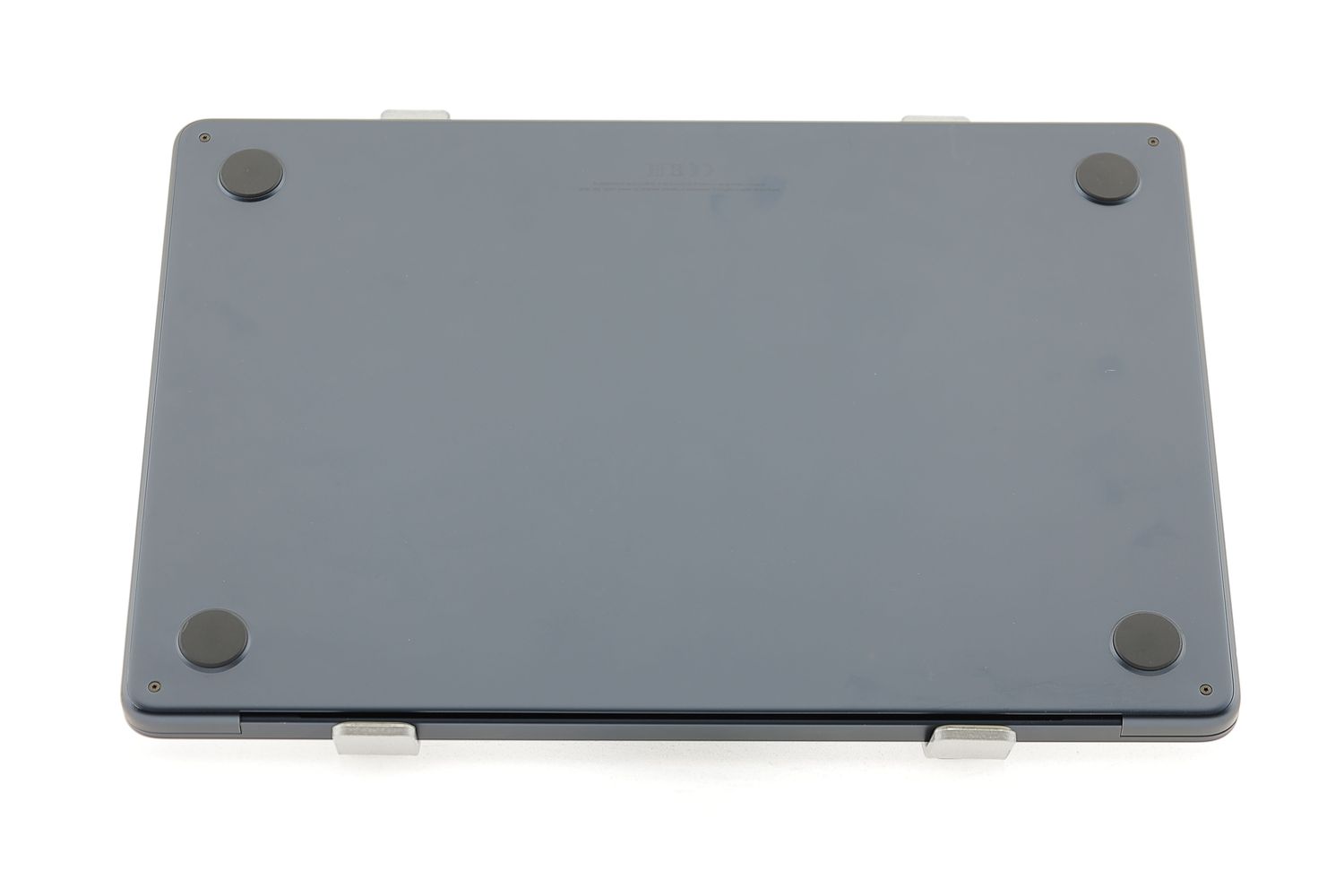Apple MacBook Air 13″ 2022, M2 8 Cores, 16 GB, 8 core GPU 256 GB Midnight - Nagyon jó