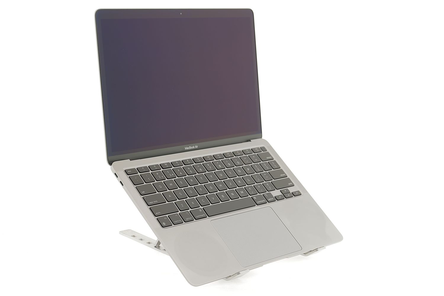 Apple MacBook Air 13″ 2020, i3 1.1 GHz, 8 GB, Intel Iris Plus 256 GB Space Gray - Отлично