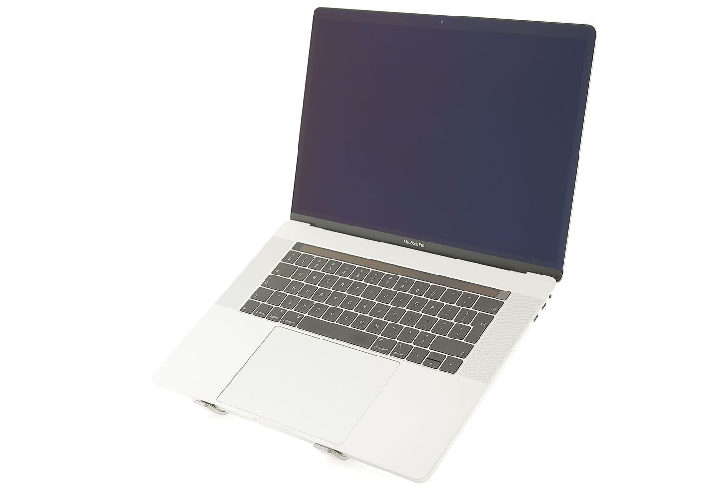 Apple MacBook Pro 15″ Touch Bar 2018, i7 2.2 GHz, 16 GB, AMD Radeon Pro 555X 256 GB Silver - Ca nou