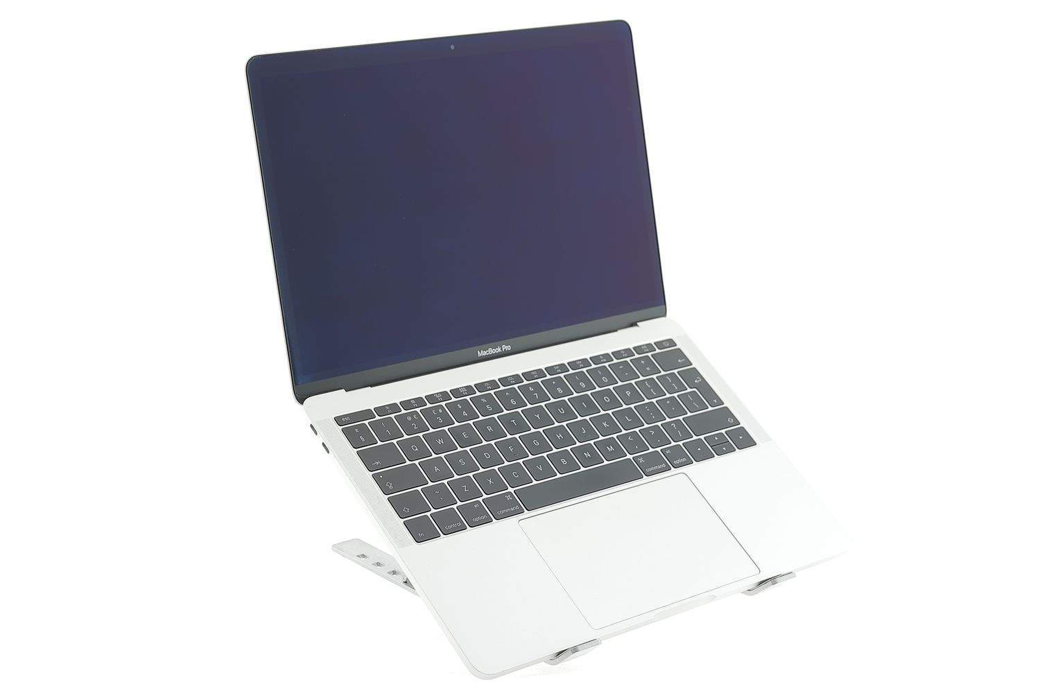 Apple MacBook Pro 13″ 2017, i5 2.3 GHz, 8 GB, Intel Iris Plus Graphics 640 256 GB Silver - Като нов