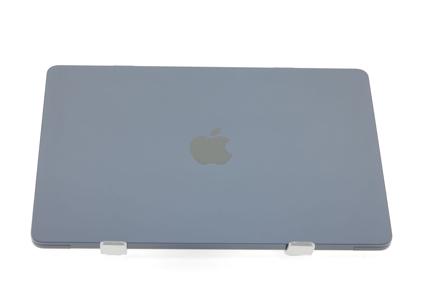 Apple MacBook Air 13″ 2022, M2 8 Cores, 8 GB, 10 core GPU 256 GB Midnight - Kiváló