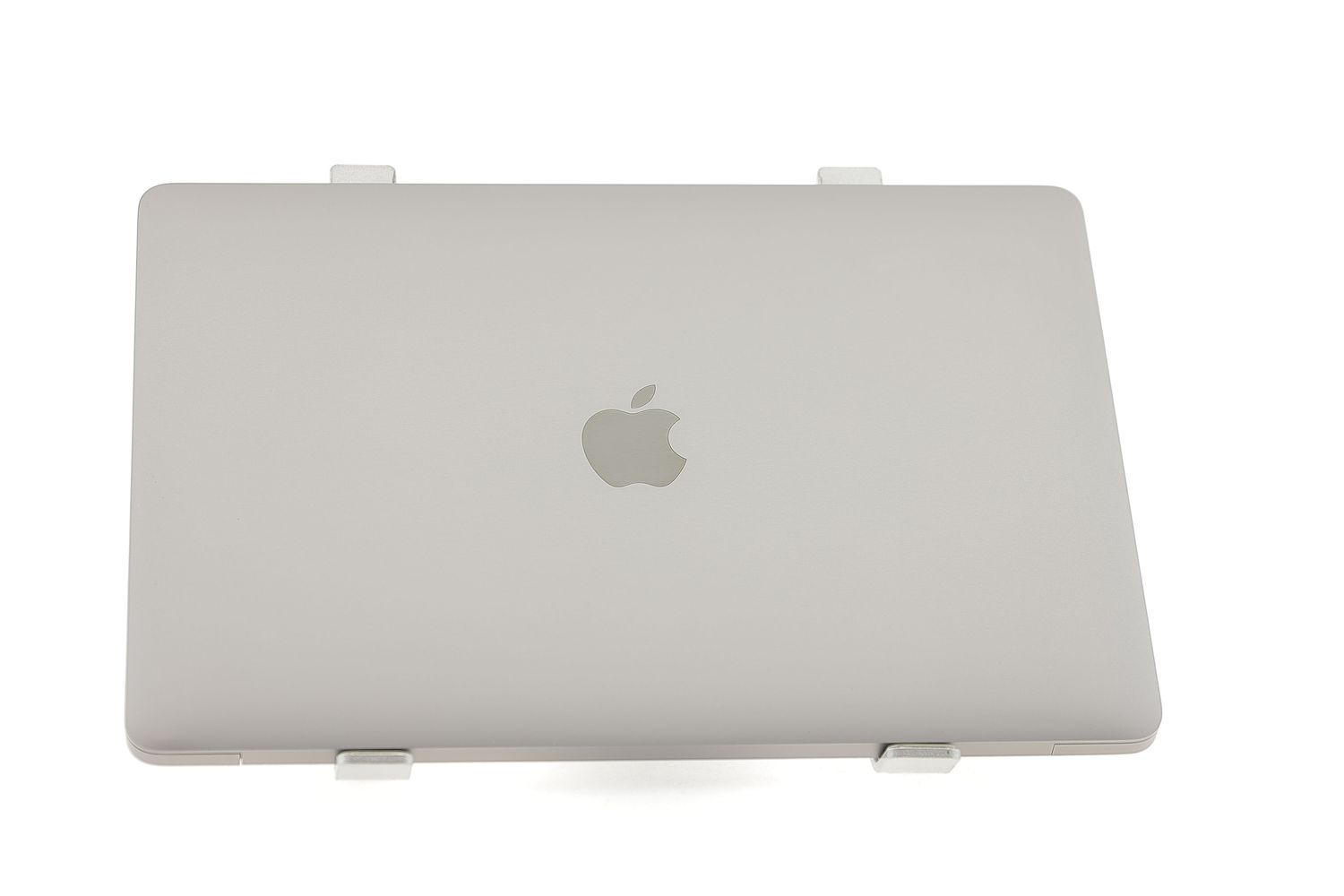 Apple MacBook Air 13″ 2020, M1 8 Cores, 8 GB, 7 core GPU 128 GB Space Gray - Excelent