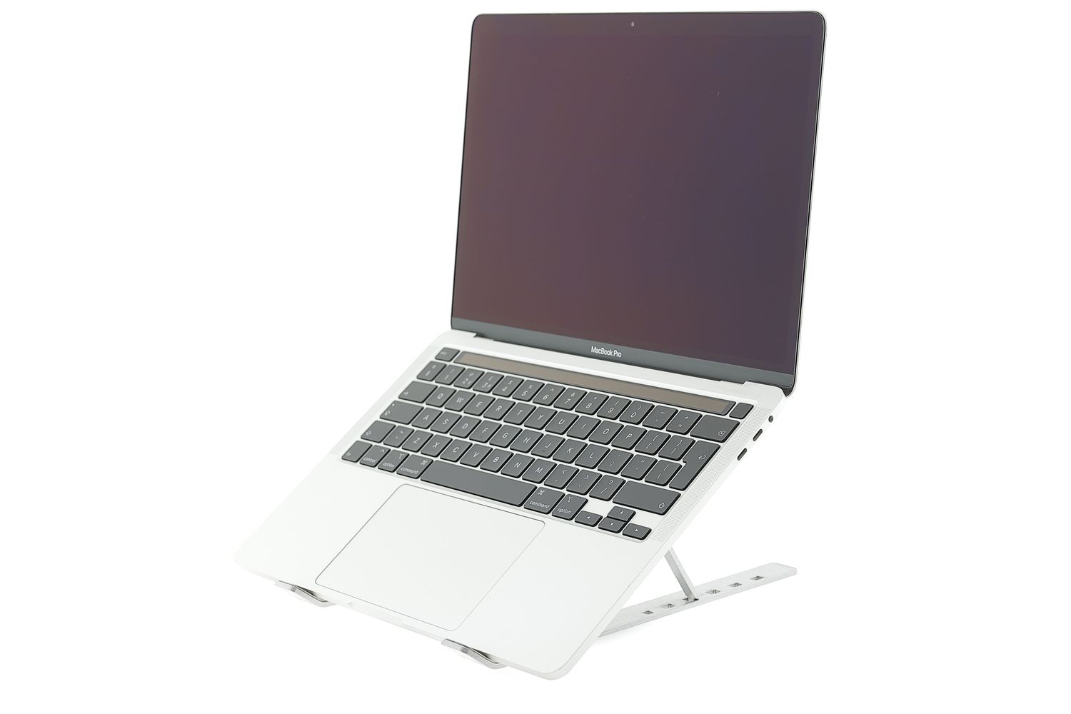 Apple MacBook Pro 13″ Touch Bar 2020, i7 2.3 GHz, 16 GB, Intel Iris Plus Graphics 512 GB Silver - Отлично