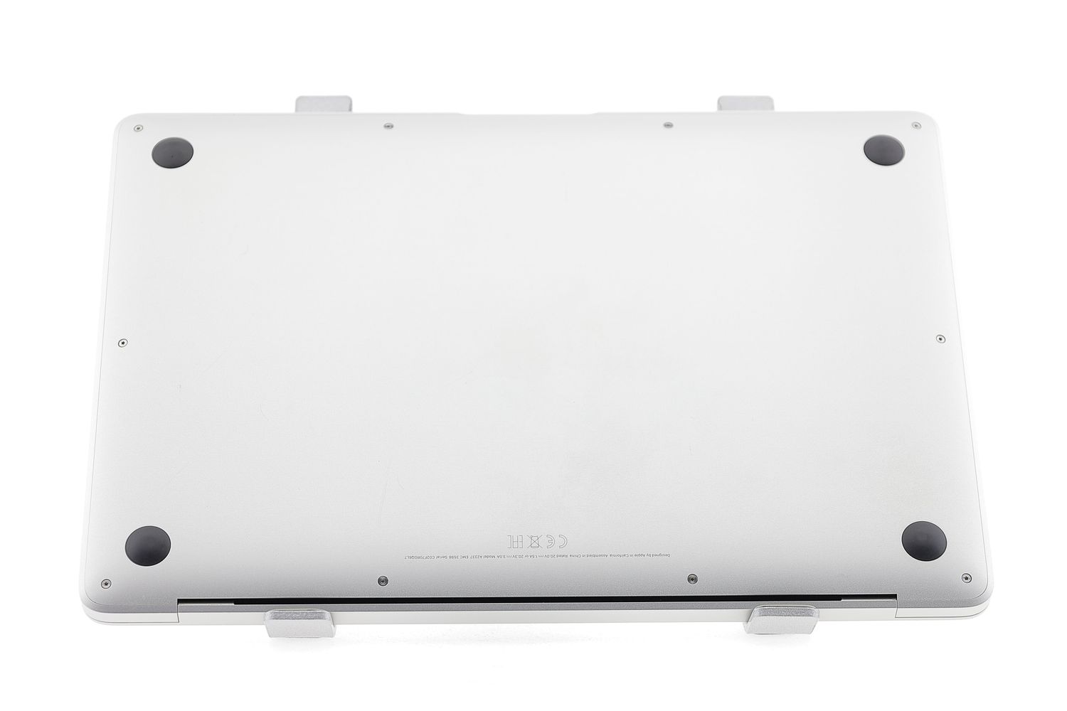 Apple MacBook Air 13″ 2020, M1 8 Cores, 8 GB, 7 core GPU 256 GB Silver - Много добро