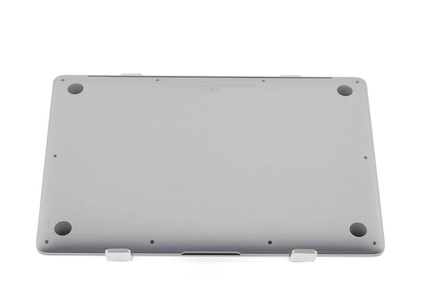 Apple MacBook Air 13″ 2020, i3 1.1 GHz, 8 GB, Intel Iris Plus 256 GB Space Gray - Отлично