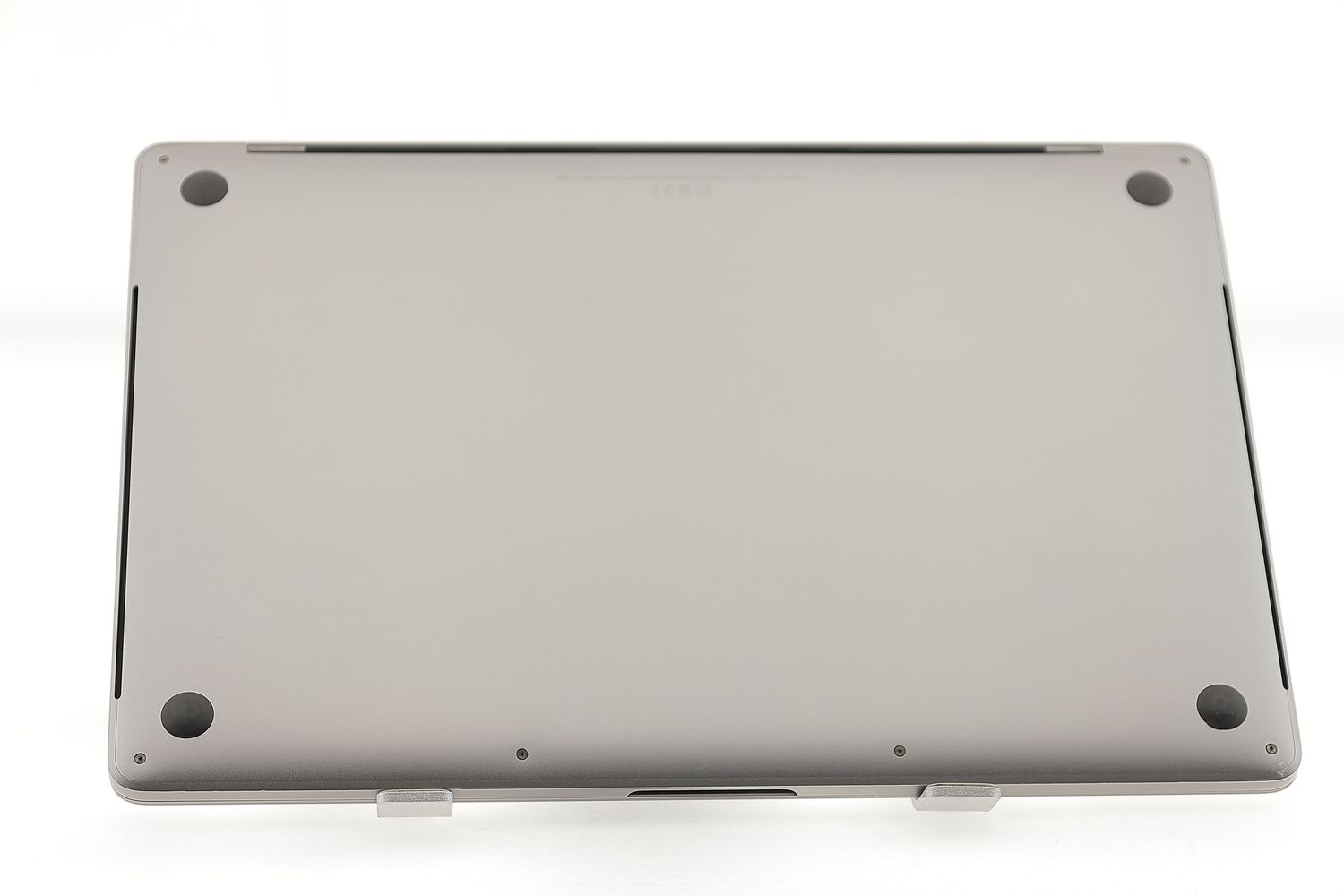 Apple MacBook Pro 15″ Touch Bar 2018, i7 2.6 GHz, 16 GB, AMD Radeon Pro 560X 512 GB Space Gray - Kiváló