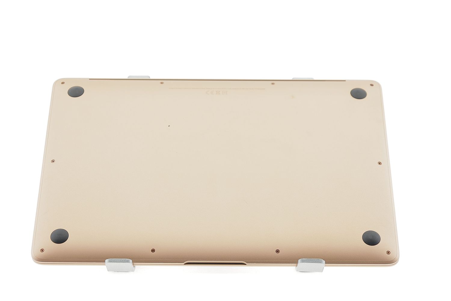 Apple MacBook Air 13″ 2020, i3 1.1 GHz, 8 GB, Intel Iris Plus 256 GB Gold - Отлично
