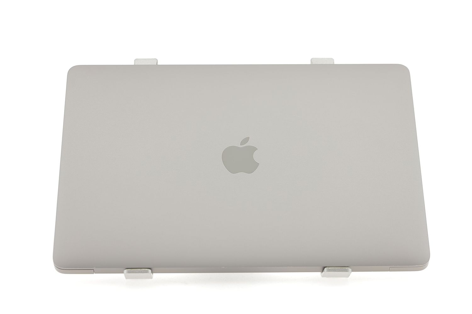 Apple MacBook Air 13″ 2020, M1 8 Cores, 8 GB, 7 core GPU 256 GB Space Gray - Foarte bun